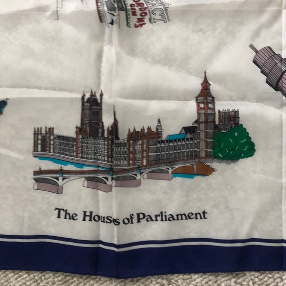 Vintage London Landmarks Scarf - Picture 7 of 15
